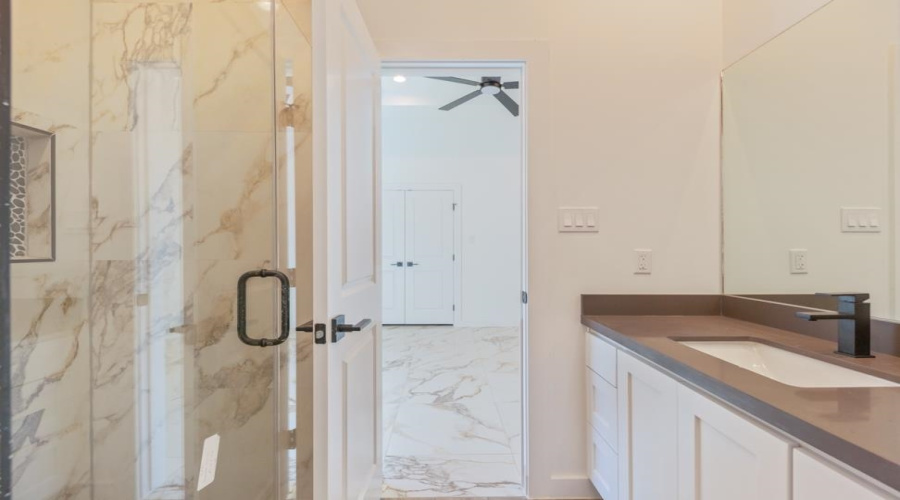 3914 Yoyis St., Laredo, Texas 78046, 3 Bedrooms Bedrooms, 6 Rooms Rooms,2 BathroomsBathrooms,Residential,For Sale,3914 Yoyis St.,20253749