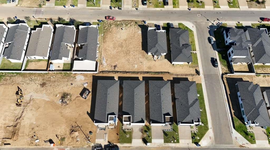 3914 Yoyis St., Laredo, Texas 78046, 3 Bedrooms Bedrooms, 6 Rooms Rooms,2 BathroomsBathrooms,Residential,For Sale,3914 Yoyis St.,20253749