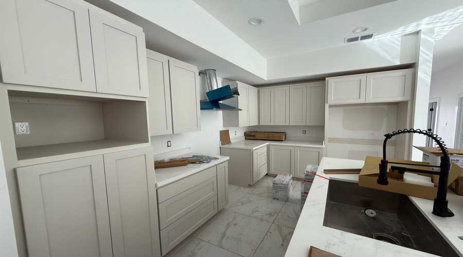 3916 Yoyis St., Laredo, Texas 78046, 3 Bedrooms Bedrooms, 6 Rooms Rooms,2 BathroomsBathrooms,Residential,For Sale,3916 Yoyis St.,20253752