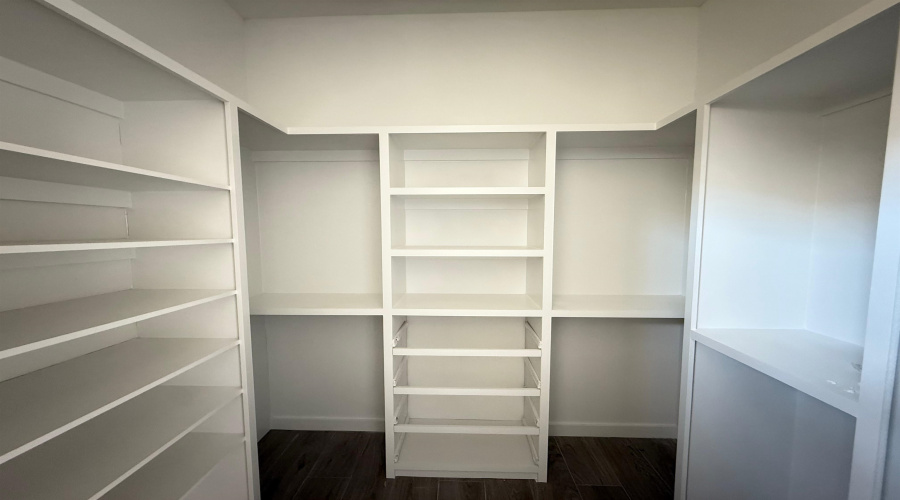 3916 Yoyis St., Laredo, Texas 78046, 3 Bedrooms Bedrooms, 6 Rooms Rooms,2 BathroomsBathrooms,Residential,For Sale,3916 Yoyis St.,20253752