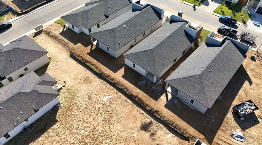 3916 Yoyis St., Laredo, Texas 78046, 3 Bedrooms Bedrooms, 6 Rooms Rooms,2 BathroomsBathrooms,Residential,For Sale,3916 Yoyis St.,20253752