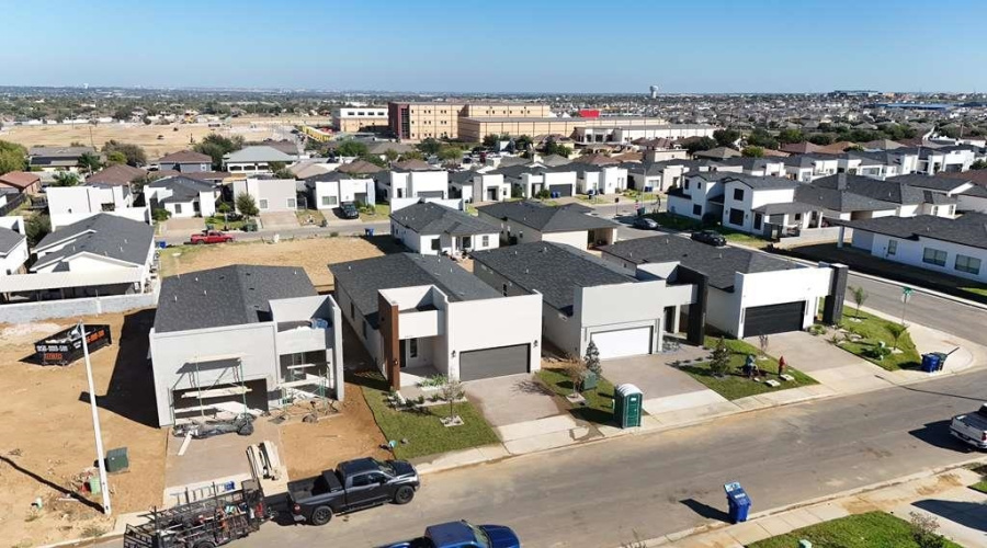 3916 Yoyis St., Laredo, Texas 78046, 3 Bedrooms Bedrooms, 6 Rooms Rooms,2 BathroomsBathrooms,Residential,For Sale,3916 Yoyis St.,20253752