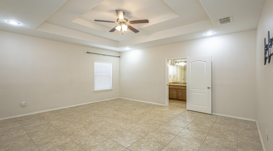 618 Crackle Grove Dr, Laredo, Texas 78045, 3 Bedrooms Bedrooms, 6 Rooms Rooms,2 BathroomsBathrooms,Residential,For Sale,618 Crackle Grove Dr,20253759