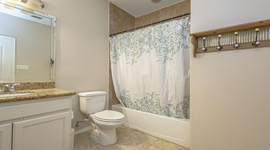 618 Crackle Grove Dr, Laredo, Texas 78045, 3 Bedrooms Bedrooms, 6 Rooms Rooms,2 BathroomsBathrooms,Residential,For Sale,618 Crackle Grove Dr,20253759