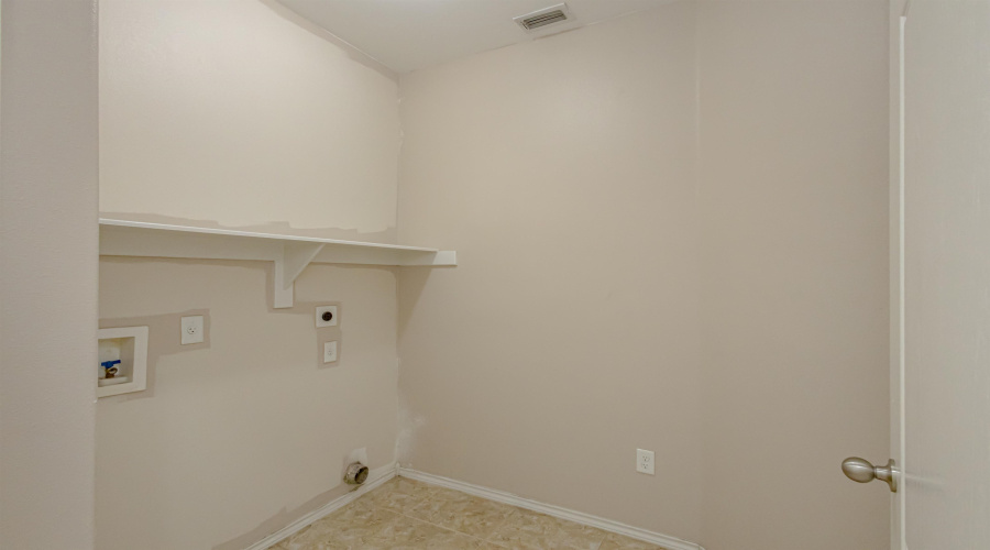 618 Crackle Grove Dr, Laredo, Texas 78045, 3 Bedrooms Bedrooms, 6 Rooms Rooms,2 BathroomsBathrooms,Residential,For Sale,618 Crackle Grove Dr,20253759