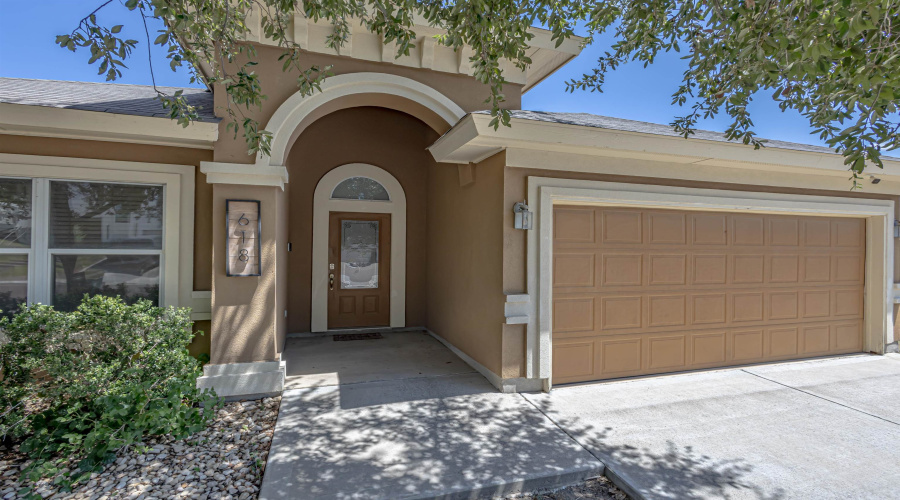 618 Crackle Grove Dr, Laredo, Texas 78045, 3 Bedrooms Bedrooms, 6 Rooms Rooms,2 BathroomsBathrooms,Residential,For Sale,618 Crackle Grove Dr,20253759