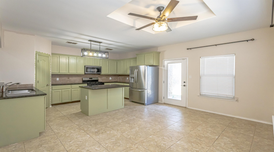 618 Crackle Grove Dr, Laredo, Texas 78045, 3 Bedrooms Bedrooms, 6 Rooms Rooms,2 BathroomsBathrooms,Residential,For Sale,618 Crackle Grove Dr,20253759