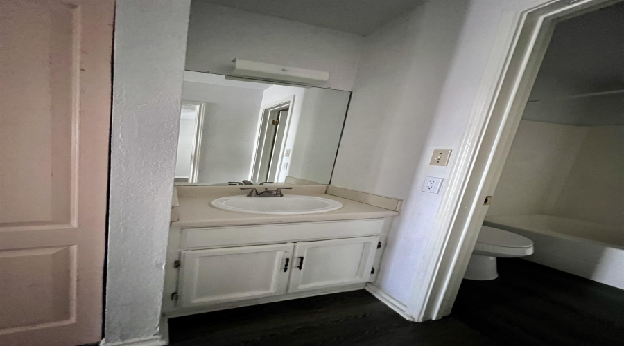 216 E Cherry Lane, LAREDO, Texas 78041, 1 Bedroom Bedrooms, 3 Rooms Rooms,1 BathroomBathrooms,Residential,For Rent,216 E Cherry Lane,20253767