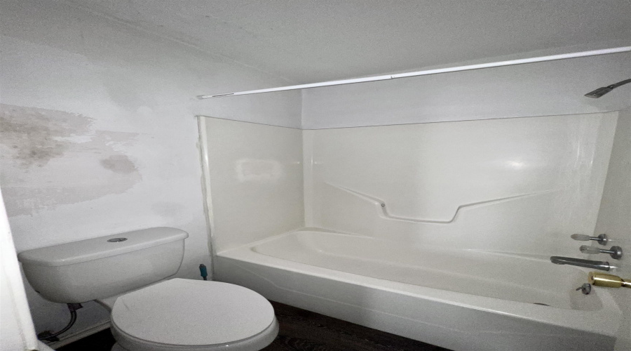 216 E Cherry Lane, LAREDO, Texas 78041, 1 Bedroom Bedrooms, 3 Rooms Rooms,1 BathroomBathrooms,Residential,For Rent,216 E Cherry Lane,20253767