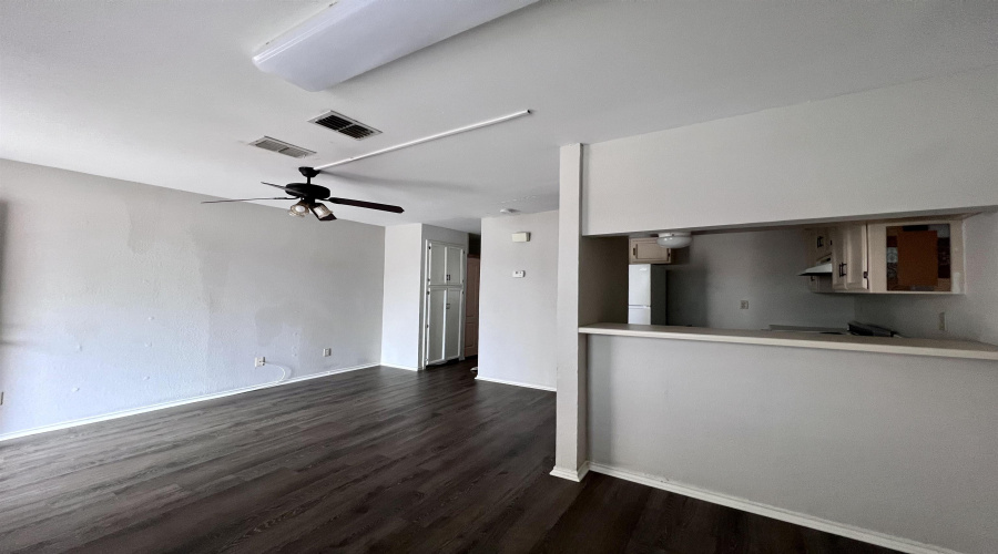 216 E Cherry Lane, LAREDO, Texas 78041, 1 Bedroom Bedrooms, 3 Rooms Rooms,1 BathroomBathrooms,Residential,For Rent,216 E Cherry Lane,20253767