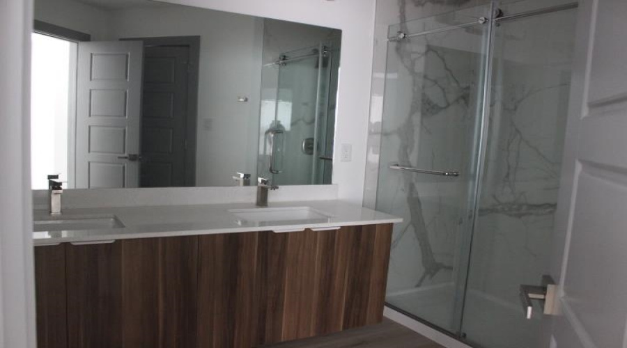 1011 Emerald Valley Dr., Laredo, Texas 78043, 3 Bedrooms Bedrooms, 6 Rooms Rooms,2 BathroomsBathrooms,Residential,For Sale,1011 Emerald Valley Dr.,20253769