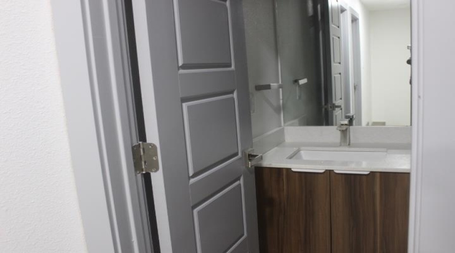 1011 Emerald Valley Dr., Laredo, Texas 78043, 3 Bedrooms Bedrooms, 6 Rooms Rooms,2 BathroomsBathrooms,Residential,For Sale,1011 Emerald Valley Dr.,20253769