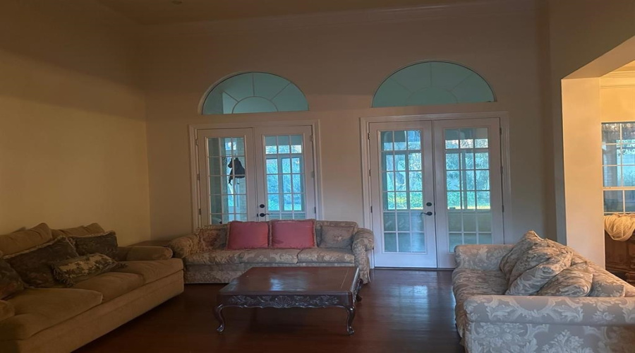 112 Canterbury Ln, Laredo, Texas 78041, 6 Bedrooms Bedrooms, 9 Rooms Rooms,4 BathroomsBathrooms,Residential,For Sale,112 Canterbury Ln,20250564