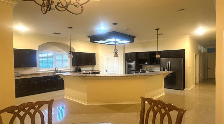 112 Canterbury Ln, Laredo, Texas 78041, 6 Bedrooms Bedrooms, 9 Rooms Rooms,4 BathroomsBathrooms,Residential,For Sale,112 Canterbury Ln,20250564