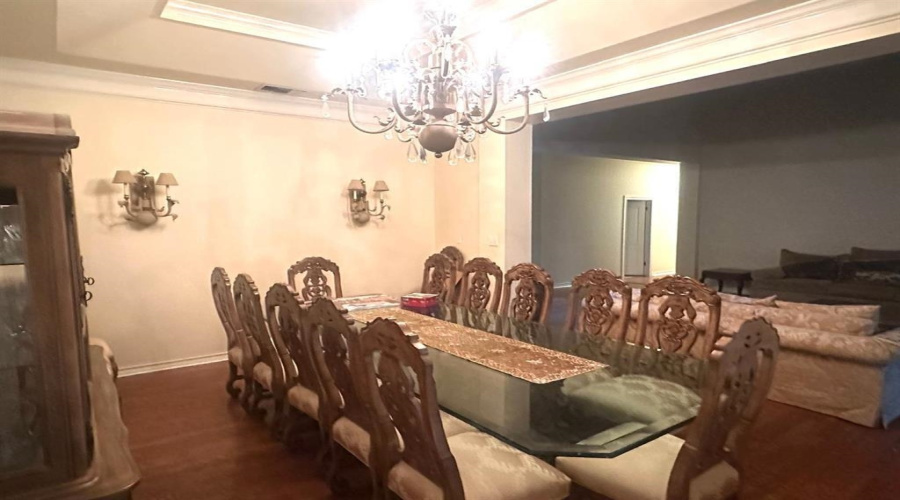 112 Canterbury Ln, Laredo, Texas 78041, 6 Bedrooms Bedrooms, 9 Rooms Rooms,4 BathroomsBathrooms,Residential,For Sale,112 Canterbury Ln,20250564