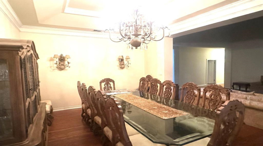 112 Canterbury Ln, Laredo, Texas 78041, 6 Bedrooms Bedrooms, 9 Rooms Rooms,4 BathroomsBathrooms,Residential,For Sale,112 Canterbury Ln,20250564