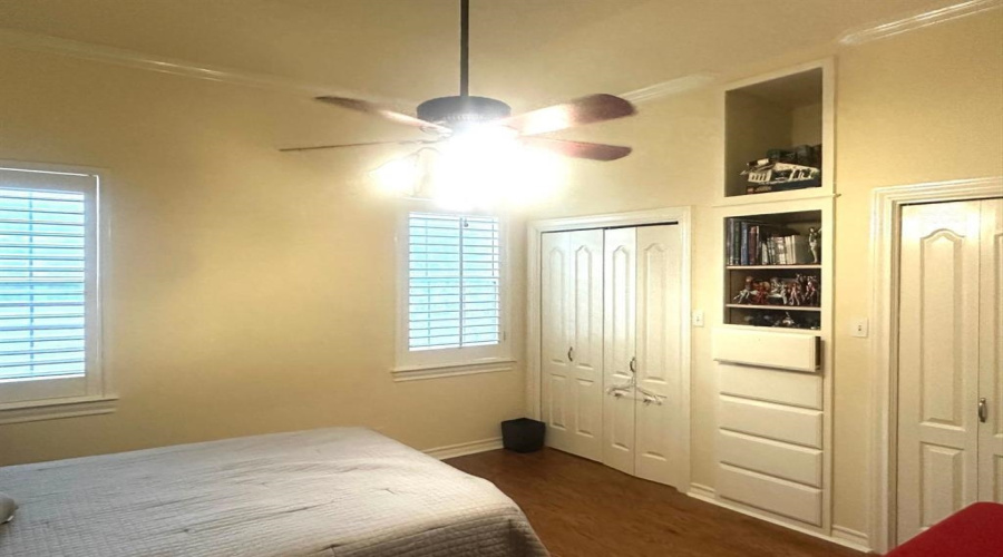 112 Canterbury Ln, Laredo, Texas 78041, 6 Bedrooms Bedrooms, 9 Rooms Rooms,4 BathroomsBathrooms,Residential,For Sale,112 Canterbury Ln,20250564