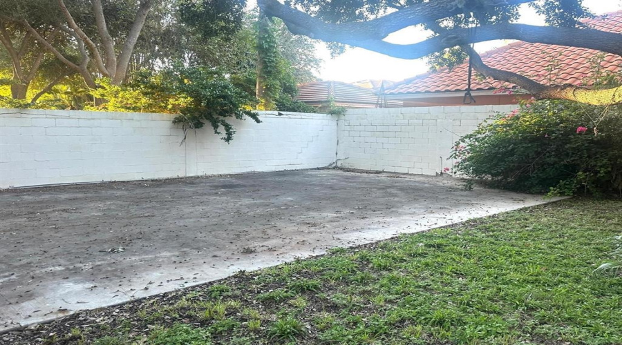 112 Canterbury Ln, Laredo, Texas 78041, 6 Bedrooms Bedrooms, 9 Rooms Rooms,4 BathroomsBathrooms,Residential,For Sale,112 Canterbury Ln,20250564