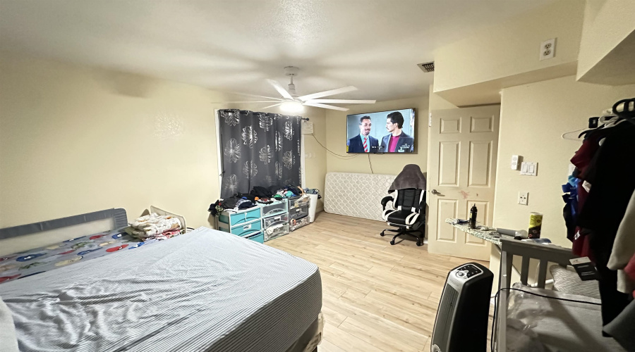 517 Frost St, Laredo, Texas 78040, 3 Bedrooms Bedrooms, 7 Rooms Rooms,2 BathroomsBathrooms,Residential,For Sale,517 Frost St,20253787