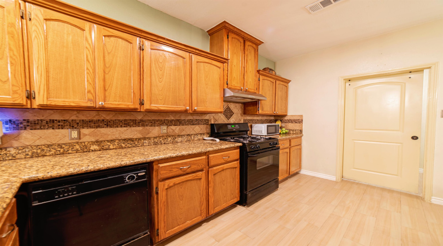 2912 Sundance Lp, Laredo, Texas 78045, 3 Bedrooms Bedrooms, 6 Rooms Rooms,2 BathroomsBathrooms,Residential,For Sale,2912 Sundance Lp,20253795