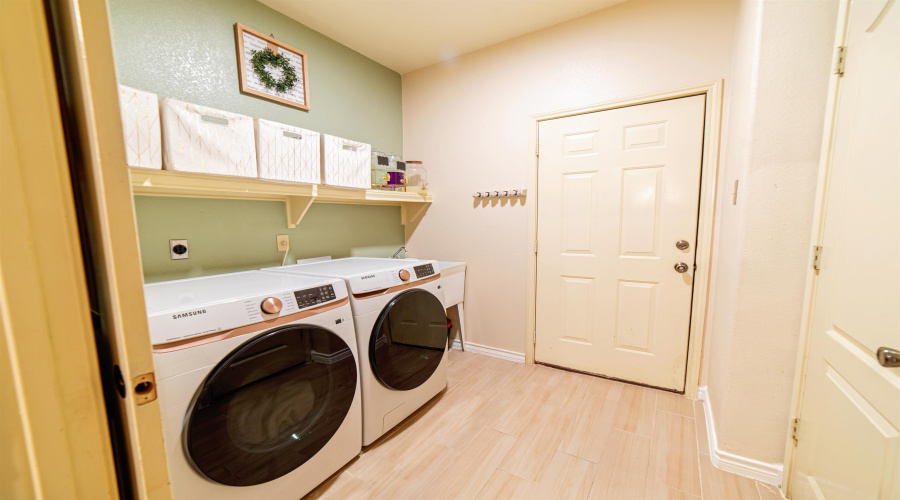 2912 Sundance Lp, Laredo, Texas 78045, 3 Bedrooms Bedrooms, 6 Rooms Rooms,2 BathroomsBathrooms,Residential,For Sale,2912 Sundance Lp,20253795