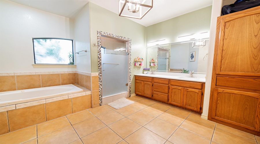 2912 Sundance Lp, Laredo, Texas 78045, 3 Bedrooms Bedrooms, 6 Rooms Rooms,2 BathroomsBathrooms,Residential,For Sale,2912 Sundance Lp,20253795