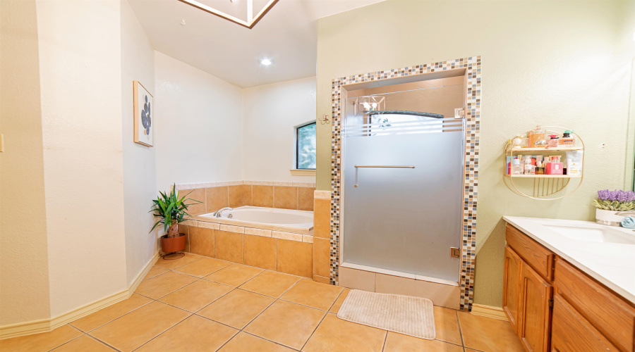 2912 Sundance Lp, Laredo, Texas 78045, 3 Bedrooms Bedrooms, 6 Rooms Rooms,2 BathroomsBathrooms,Residential,For Sale,2912 Sundance Lp,20253795