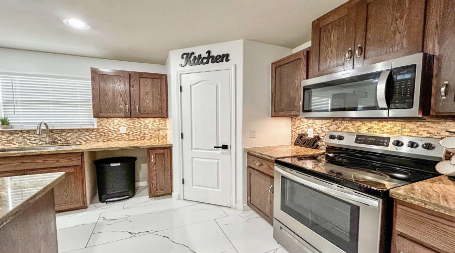 3708 Gregorio Lerma Dr, Laredo, Texas 78046, 3 Bedrooms Bedrooms, 6 Rooms Rooms,2 BathroomsBathrooms,Residential,For Sale,3708 Gregorio Lerma Dr,20253796