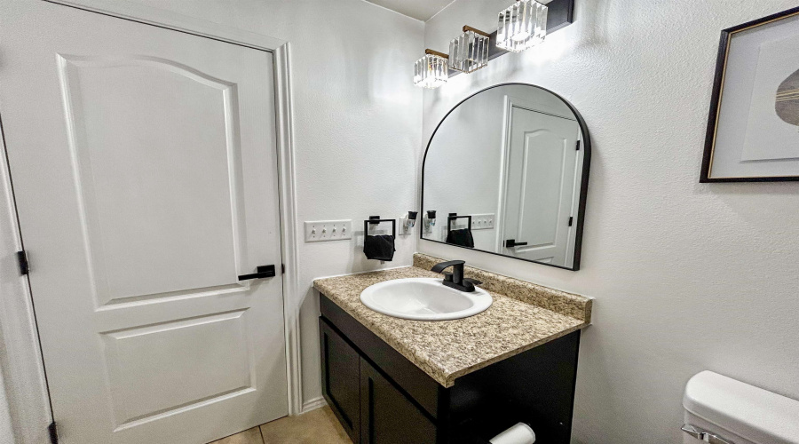 3708 Gregorio Lerma Dr, Laredo, Texas 78046, 3 Bedrooms Bedrooms, 6 Rooms Rooms,2 BathroomsBathrooms,Residential,For Sale,3708 Gregorio Lerma Dr,20253796