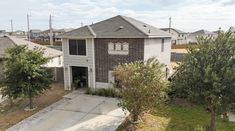 3708 Gregorio Lerma Dr, Laredo, Texas 78046, 3 Bedrooms Bedrooms, 6 Rooms Rooms,2 BathroomsBathrooms,Residential,For Sale,3708 Gregorio Lerma Dr,20253796