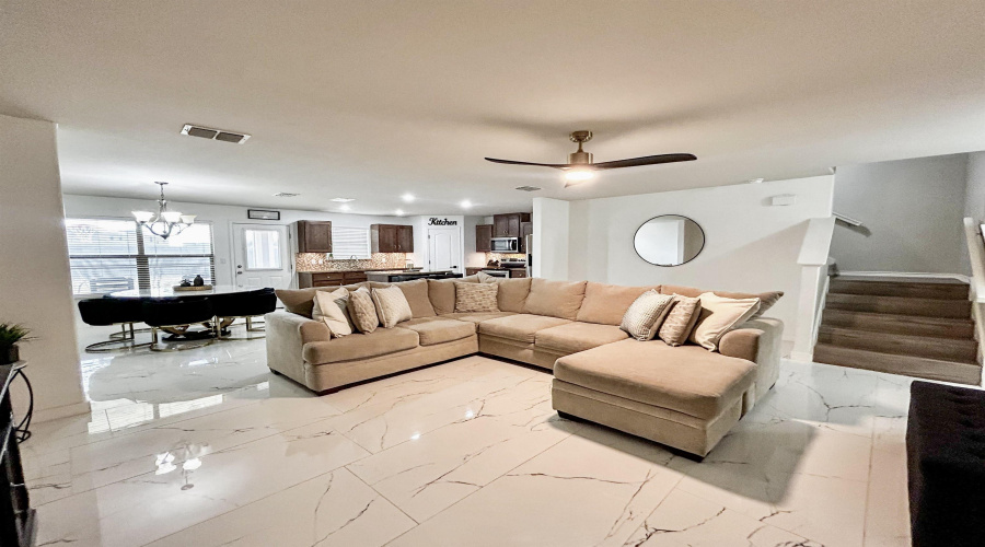 3708 Gregorio Lerma Dr, Laredo, Texas 78046, 3 Bedrooms Bedrooms, 6 Rooms Rooms,2 BathroomsBathrooms,Residential,For Sale,3708 Gregorio Lerma Dr,20253796