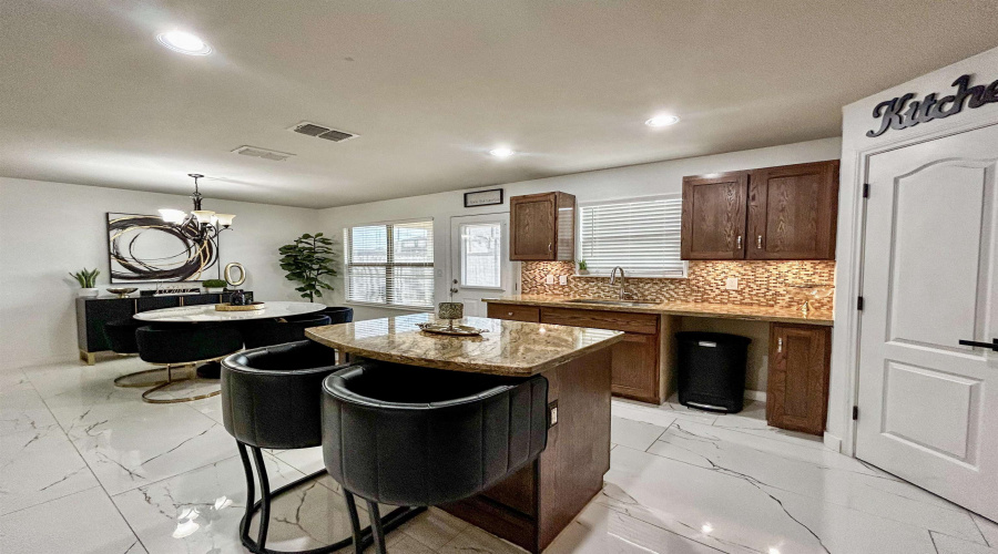 3708 Gregorio Lerma Dr, Laredo, Texas 78046, 3 Bedrooms Bedrooms, 6 Rooms Rooms,2 BathroomsBathrooms,Residential,For Sale,3708 Gregorio Lerma Dr,20253796