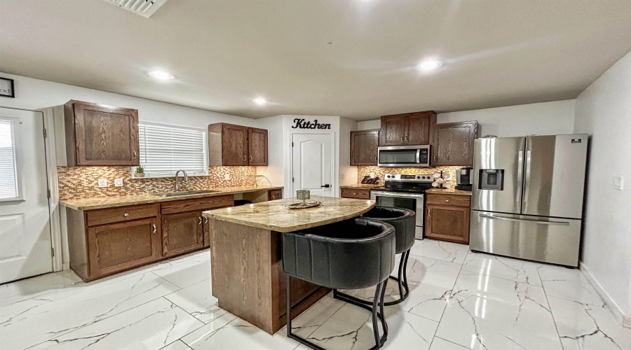 3708 Gregorio Lerma Dr, Laredo, Texas 78046, 3 Bedrooms Bedrooms, 6 Rooms Rooms,2 BathroomsBathrooms,Residential,For Sale,3708 Gregorio Lerma Dr,20253796