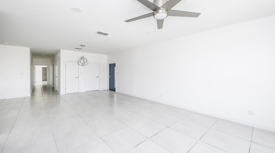 5017 Servando Dr, Laredo, Texas 78046, 3 Bedrooms Bedrooms, 5 Rooms Rooms,2 BathroomsBathrooms,Residential,For Sale,5017 Servando Dr,20253800