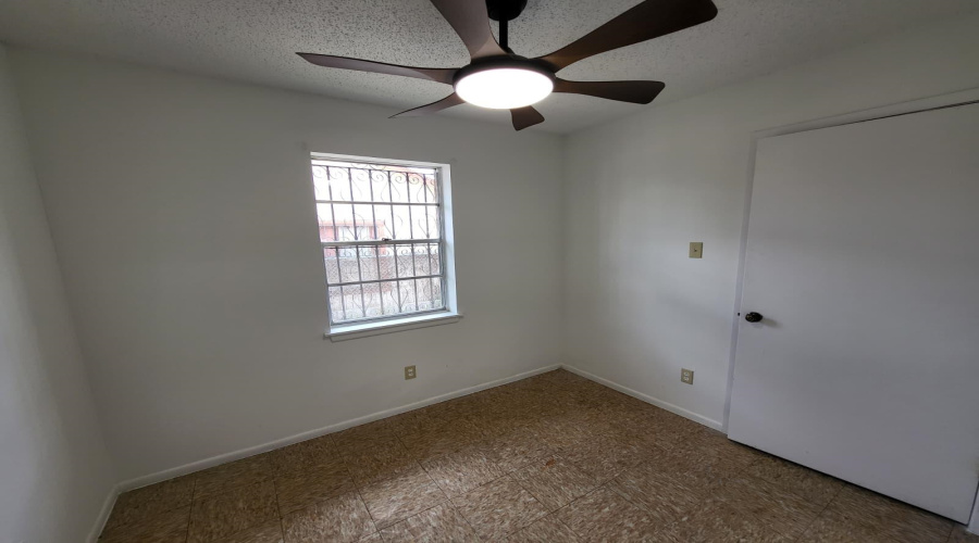 216 N Meadow Ave, Laredo, Texas 78040, 3 Bedrooms Bedrooms, 6 Rooms Rooms,2 BathroomsBathrooms,Residential,For Rent,216 N Meadow Ave,20253801