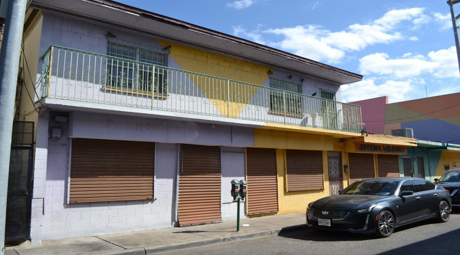 205 Juarez Ave, Laredo, Texas 78040, 1 Room Rooms,4 BathroomsBathrooms,Commercial retail/office,For Sale,205 Juarez Ave,20253818