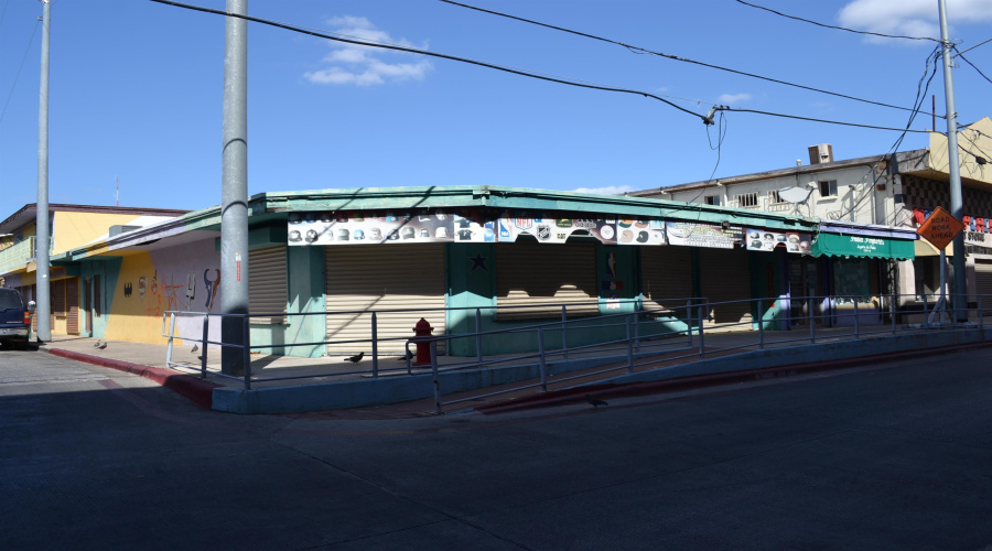 205 Juarez Ave, Laredo, Texas 78040, 1 Room Rooms,4 BathroomsBathrooms,Commercial retail/office,For Sale,205 Juarez Ave,20253818