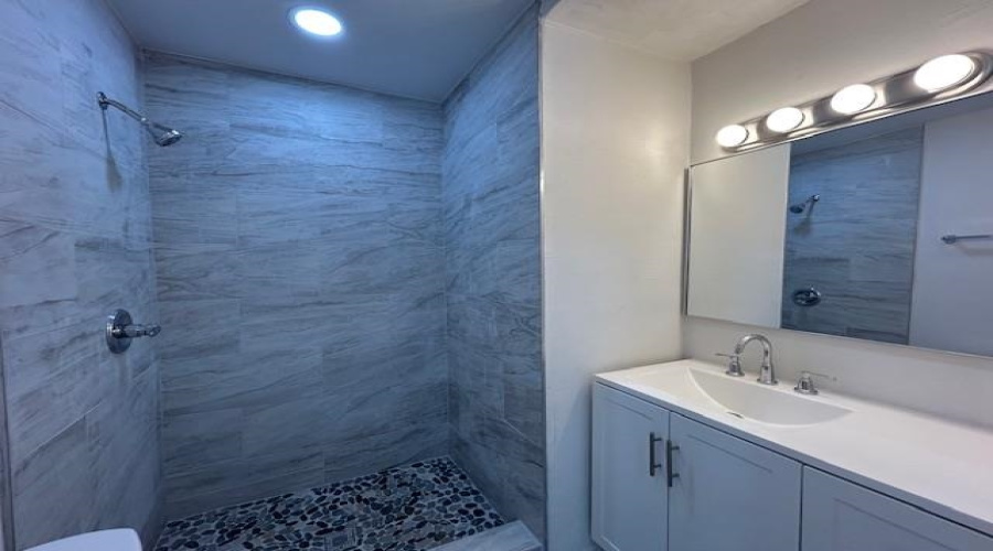 1716 S Bartlett Ave, Laredo, Texas 78046, ,Multi-family,For Sale,1716 S Bartlett Ave,20253807