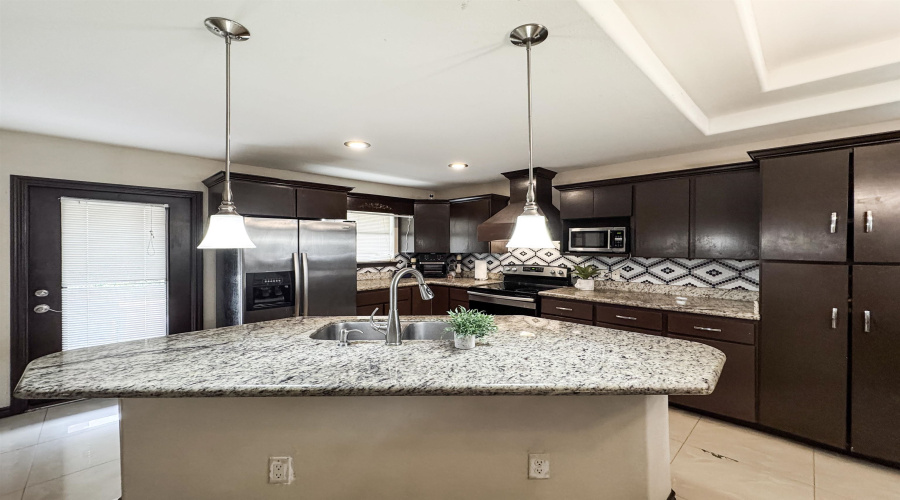 2310 Jean St, Laredo, Texas 78046, 3 Bedrooms Bedrooms, 5 Rooms Rooms,2 BathroomsBathrooms,Residential,For Sale,2310 Jean St,20253803