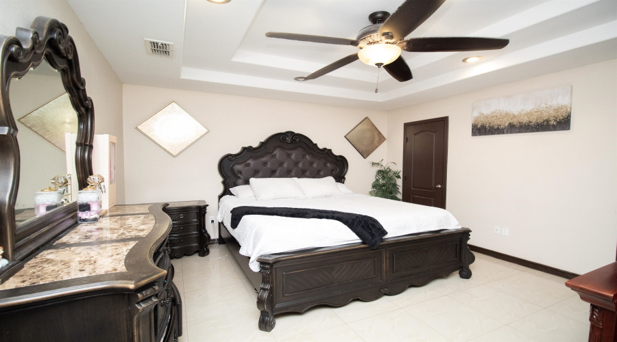 2310 Jean St, Laredo, Texas 78046, 3 Bedrooms Bedrooms, 5 Rooms Rooms,2 BathroomsBathrooms,Residential,For Sale,2310 Jean St,20253803