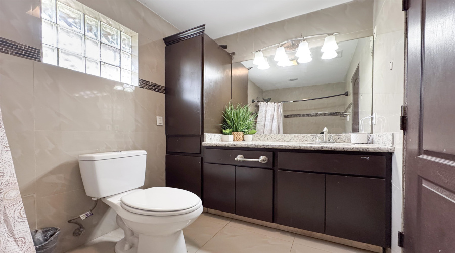 2310 Jean St, Laredo, Texas 78046, 3 Bedrooms Bedrooms, 5 Rooms Rooms,2 BathroomsBathrooms,Residential,For Sale,2310 Jean St,20253803