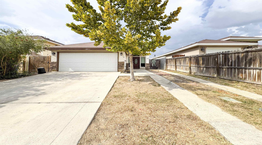 2310 Jean St, Laredo, Texas 78046, 3 Bedrooms Bedrooms, 5 Rooms Rooms,2 BathroomsBathrooms,Residential,For Sale,2310 Jean St,20253803