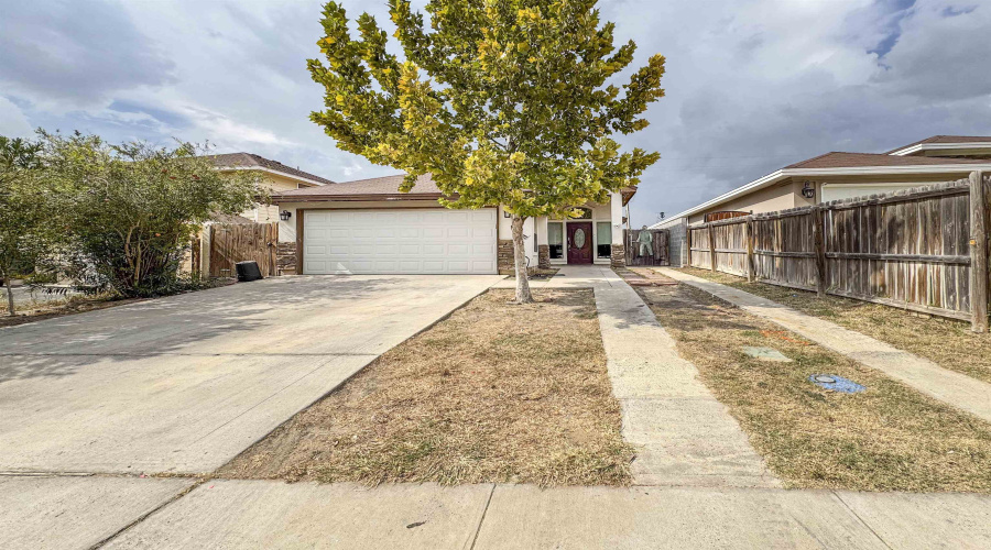 2310 Jean St, Laredo, Texas 78046, 3 Bedrooms Bedrooms, 5 Rooms Rooms,2 BathroomsBathrooms,Residential,For Sale,2310 Jean St,20253803