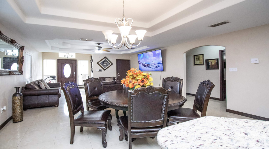 2310 Jean St, Laredo, Texas 78046, 3 Bedrooms Bedrooms, 5 Rooms Rooms,2 BathroomsBathrooms,Residential,For Sale,2310 Jean St,20253803