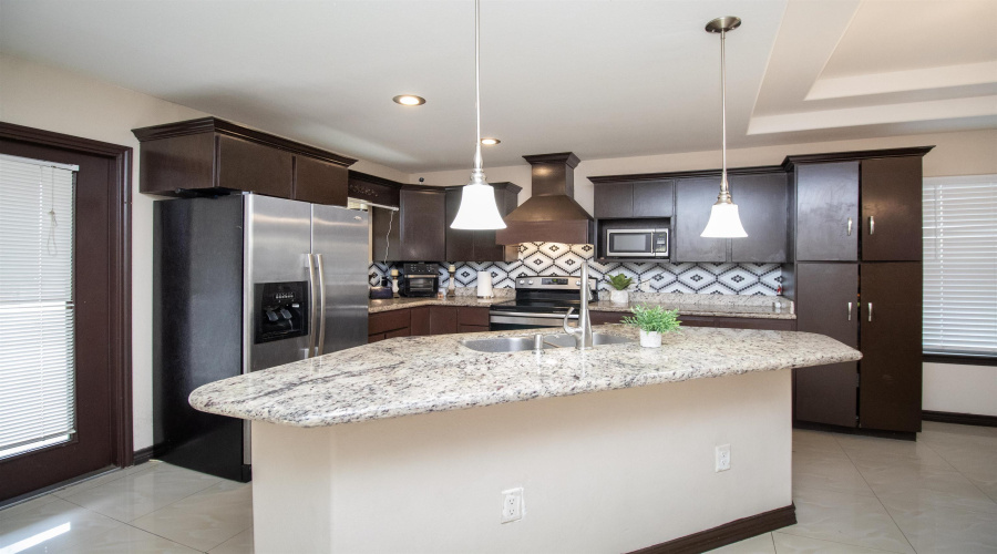 2310 Jean St, Laredo, Texas 78046, 3 Bedrooms Bedrooms, 5 Rooms Rooms,2 BathroomsBathrooms,Residential,For Sale,2310 Jean St,20253803