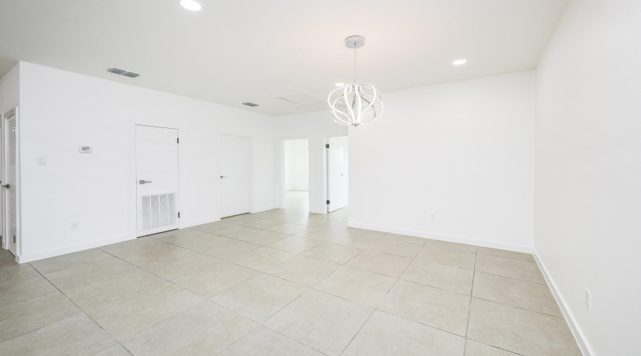 5019 Servando Dr, Laredo, Texas 78046, 3 Bedrooms Bedrooms, 5 Rooms Rooms,2 BathroomsBathrooms,Residential,For Sale,5019 Servando Dr,20253808