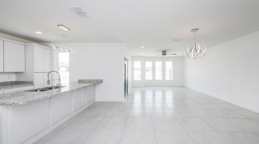 5021 Servando Dr, Laredo, Texas 78046, 3 Bedrooms Bedrooms, 5 Rooms Rooms,2 BathroomsBathrooms,Residential,For Sale,5021 Servando Dr,20253809