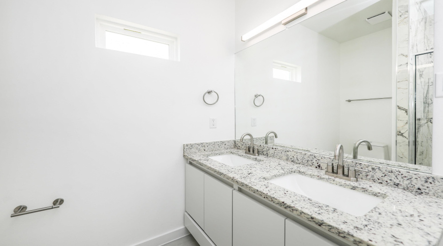 5021 Servando Dr, Laredo, Texas 78046, 3 Bedrooms Bedrooms, 5 Rooms Rooms,2 BathroomsBathrooms,Residential,For Sale,5021 Servando Dr,20253809