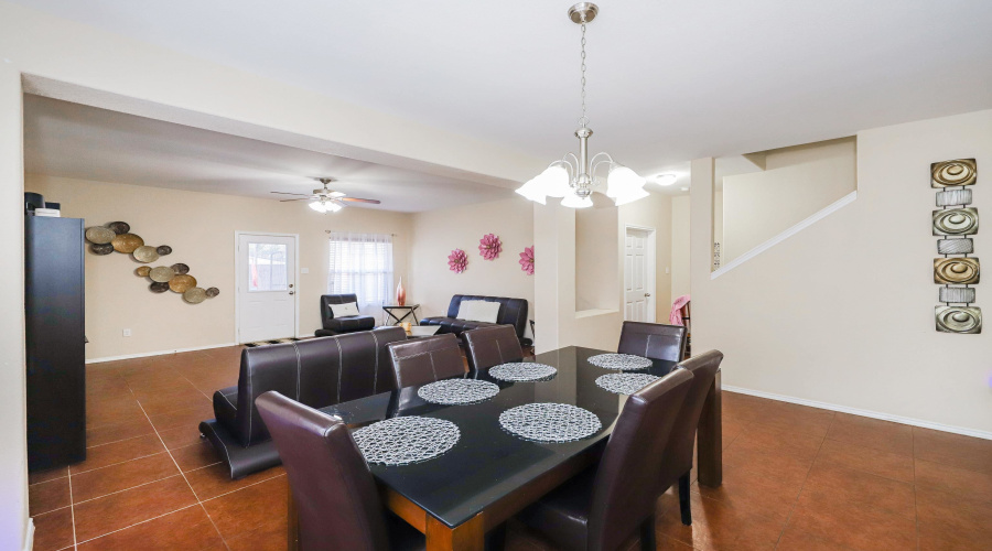 3204 Quintero St, Laredo, Texas 78045, 4 Bedrooms Bedrooms, 9 Rooms Rooms,2 BathroomsBathrooms,Residential,For Sale,3204 Quintero St,20253813