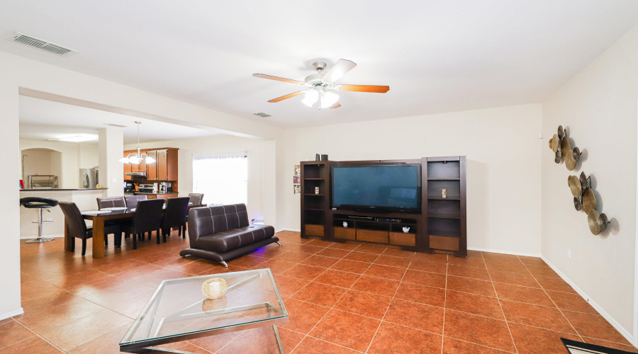 3204 Quintero St, Laredo, Texas 78045, 4 Bedrooms Bedrooms, 9 Rooms Rooms,2 BathroomsBathrooms,Residential,For Sale,3204 Quintero St,20253813